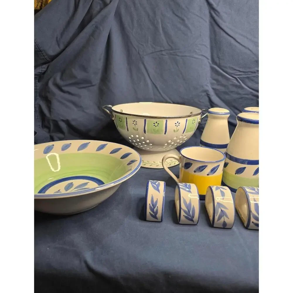 Set of 10 Williams-Sonoma Tournesol collection with Colander, Serving Bowl